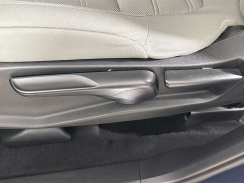Used 2020 Honda CR-V LX image 22