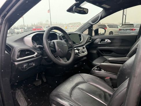 Used 2022 Chrysler Pacifica Touring-L w/ S Appearance Package image 20