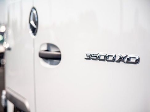 Used 2024 Mercedes-Benz Sprinter 3500 image 18