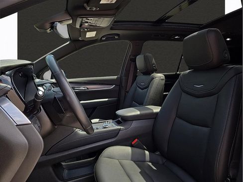 Used 2024 Cadillac XT6 Luxury w/ LPO, Floor Liner Package AWD/4WD image 14