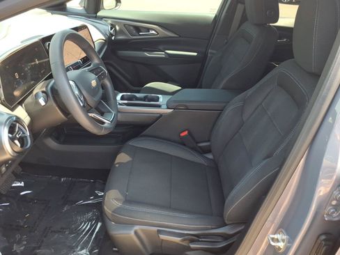 Used 2026 Chevrolet Equinox EV LT FWD image 20