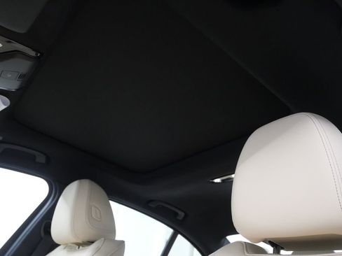 Used 2025 BMW 330i Sedan w/ Premium Package image 13