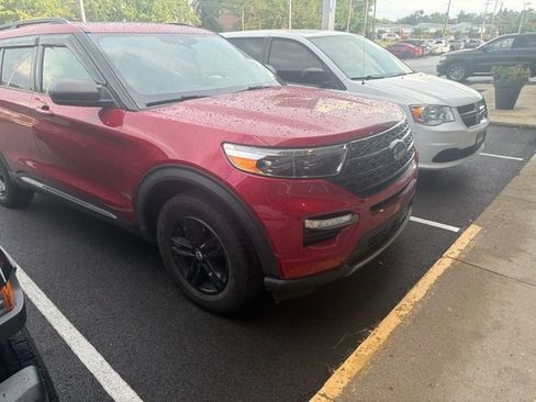 Used 2021 Ford Explorer XLT w/ Equipment Group 202A AWD/4WD image 2