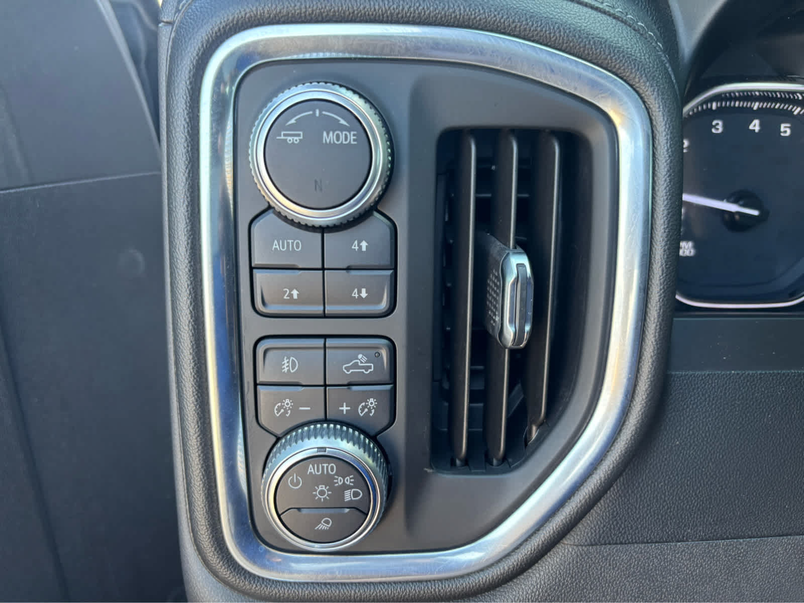 Used 2020 GMC Sierra 1500 SLT AWD/4WD image 23