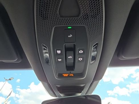 Used 2024 Porsche Cayenne AWD/4WD image 45