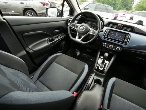 Used 2025 Nissan Versa SV w/ Trunk Package FWD image 44