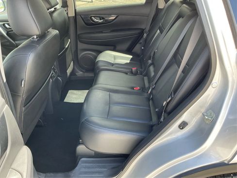 Used 2018 Nissan Rogue SL FWD image 10