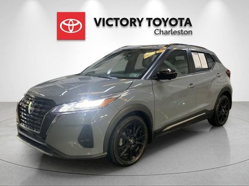Used 2023 Nissan Kicks SR w/ SR Premium Package FWD image 1