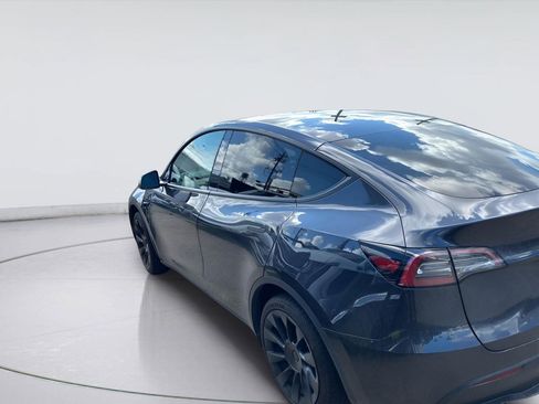 Used 2024 Tesla Model Y 2WD image 7