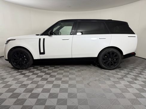 Used 2023 Land Rover Range Rover Long Wheelbase SE image 2