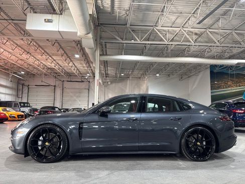 Used 2017 Porsche Panamera image 35