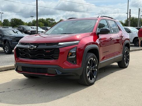 Used 2025 Chevrolet Equinox RS w/ Safety and Technology Package FWD image 2