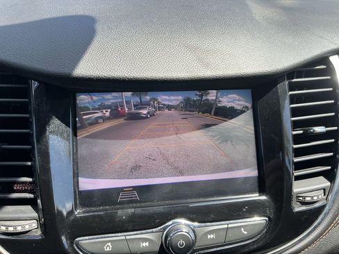 Used 2020 Chevrolet Trax Premier FWD image 25