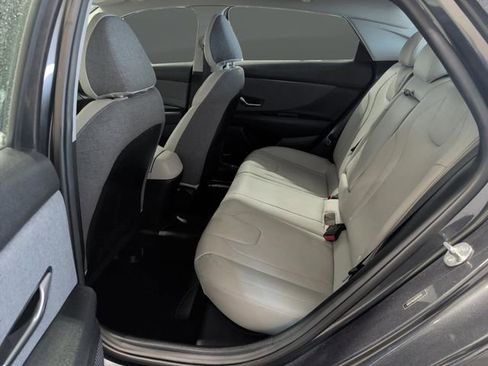 Used 2023 Hyundai Elantra Limited image 32