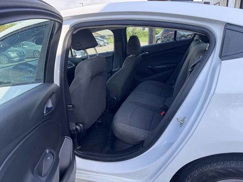 Used 2018 Chevrolet Cruze LS image 14