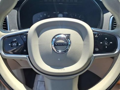 Used 2021 Volvo XC90 T6 Momentum w/ Advanced Package AWD/4WD image 11