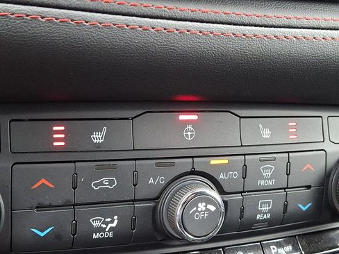 Used 2025 Dodge Durango R/T AWD/4WD image 31