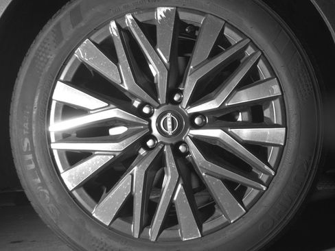 Used 2025 Nissan Altima 2.5 SV FWD image 13