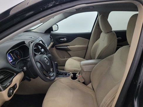 Used 2020 Jeep Cherokee Latitude FWD image 17