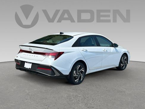 New 2025 Hyundai Elantra SEL FWD image 41