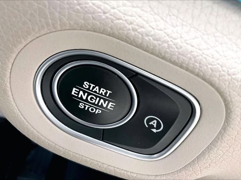 Used 2022 Mercedes-Benz GLS 450 4MATIC image 33