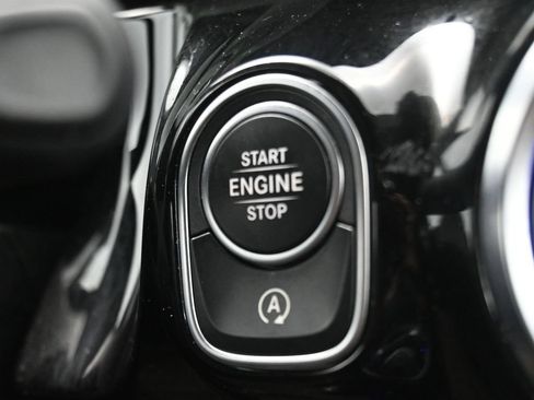 Used 2022 Mercedes-Benz GLA 250 4MATIC image 22