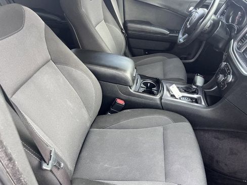 Used 2018 Dodge Charger SXT w/ Blacktop Package image 10