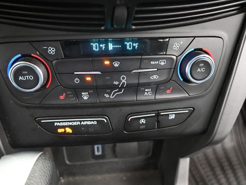 Used 2017 Ford Escape SE w/ SE Cold Weather Package image 18