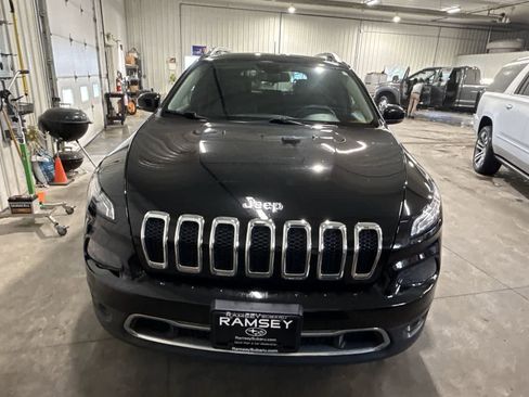 Used 2018 Jeep Cherokee Limited image 9