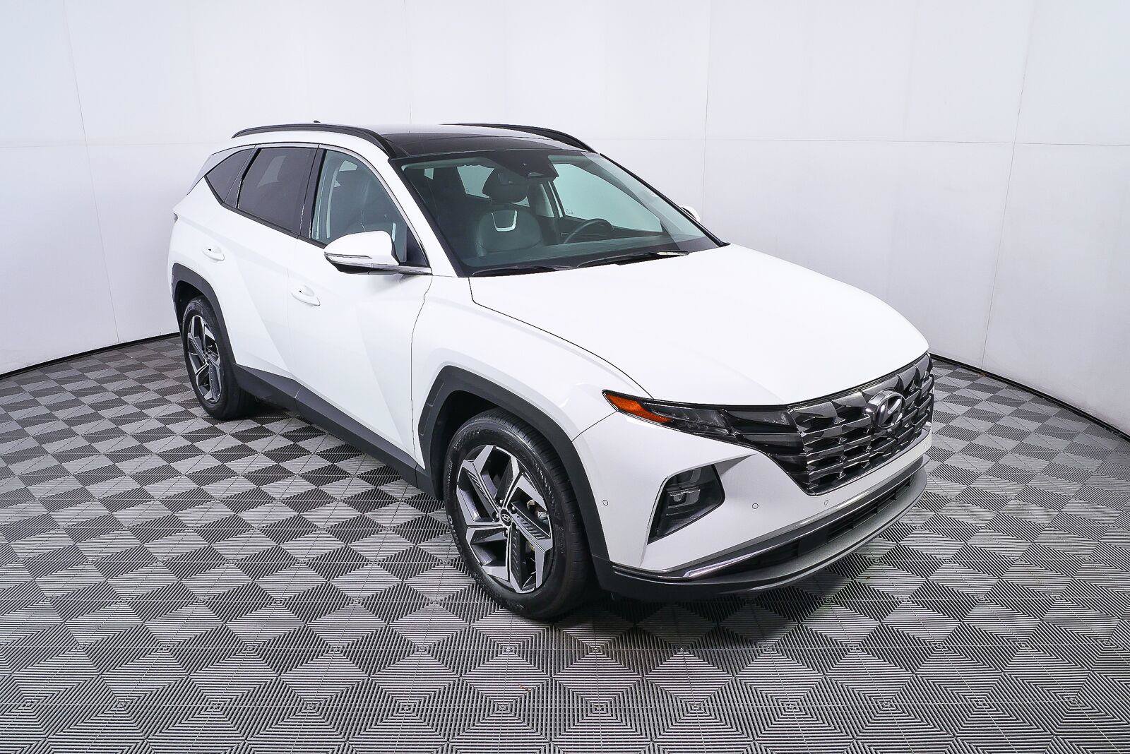 Used 2024 Hyundai Tucson Limited FWD image 1
