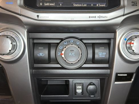 Used 2017 Toyota 4Runner SR5 Premium image 28