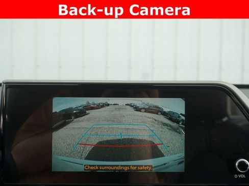 Used 2024 Toyota Highlander XLE image 10