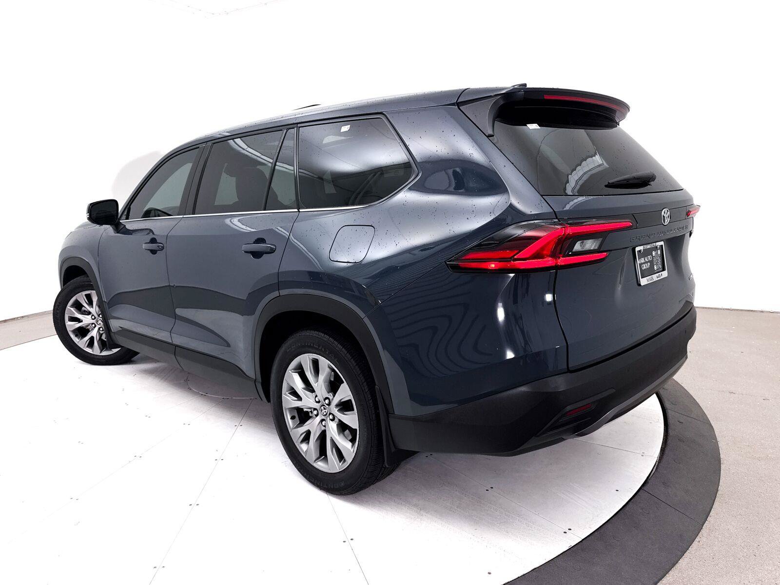 Used 2025 Toyota Grand Highlander FWD image 2