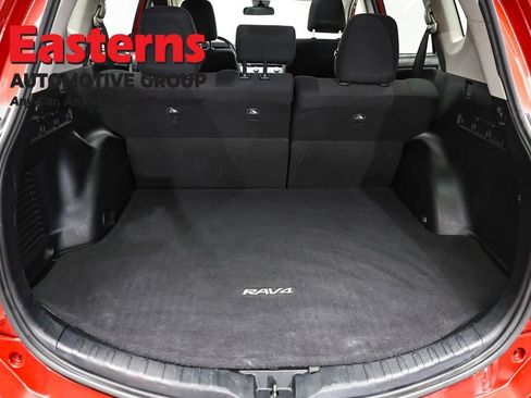 Used 2017 Toyota RAV4 XLE AWD/4WD image 9