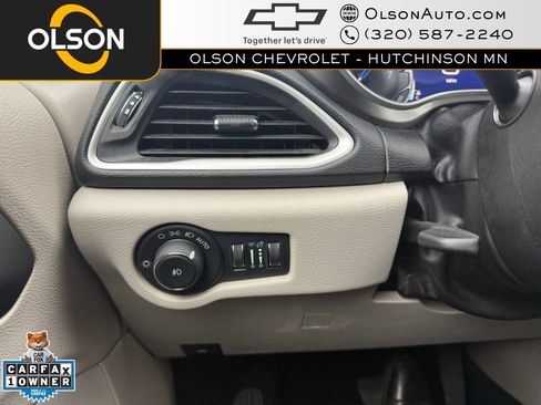 Used 2024 Chrysler Pacifica Touring-L image 26