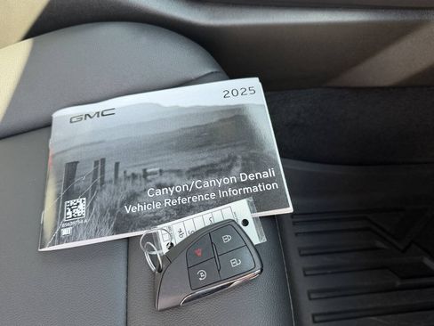 Used 2025 GMC Canyon Elevation w/ Convenience Package AWD/4WD image 14