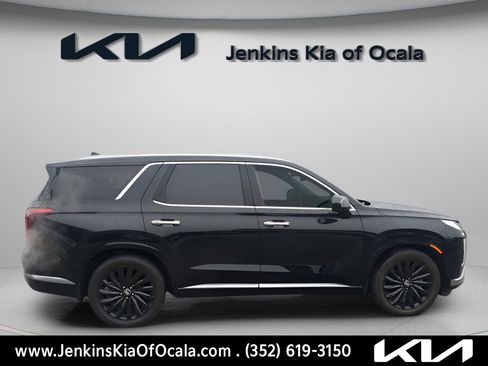 Used 2023 Hyundai Palisade Calligraphy image 5