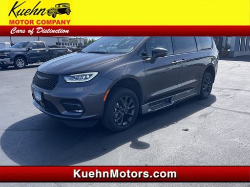 Used 2021 Chrysler Pacifica Touring-L w/ S Appearance Package image 1