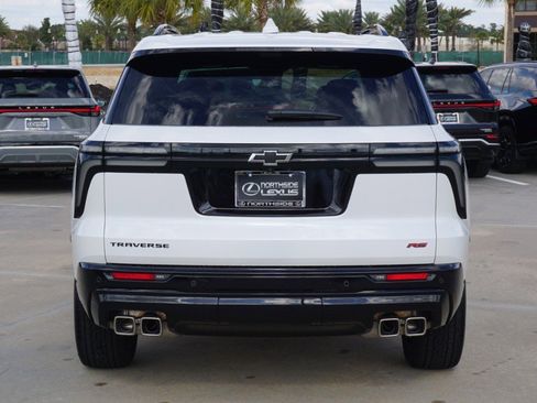 Used 2024 Chevrolet Traverse RS image 7