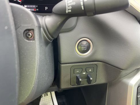 Used 2023 Toyota Tundra Platinum AWD/4WD image 28