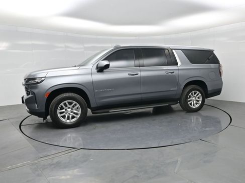 Used 2021 Chevrolet Suburban LT RWD image 29