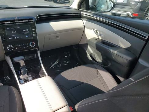 Certified 2024 Hyundai Tucson SE FWD image 23