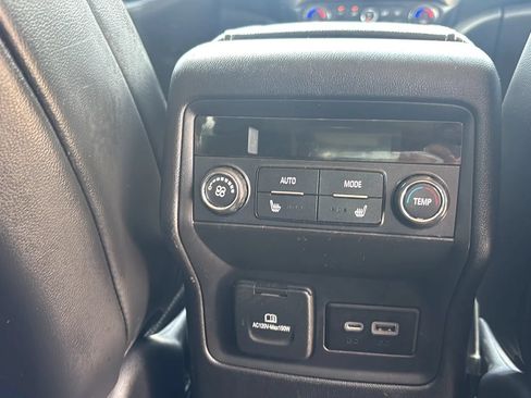 Used 2021 GMC Acadia Denali w/ Denali Ultimate Package AWD/4WD image 15