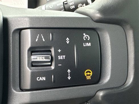 Used 2023 Land Rover Defender 110 X image 26