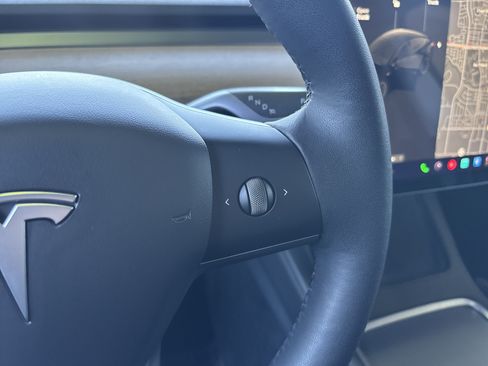 Used 2022 Tesla Model Y Long Range AWD/4WD image 20