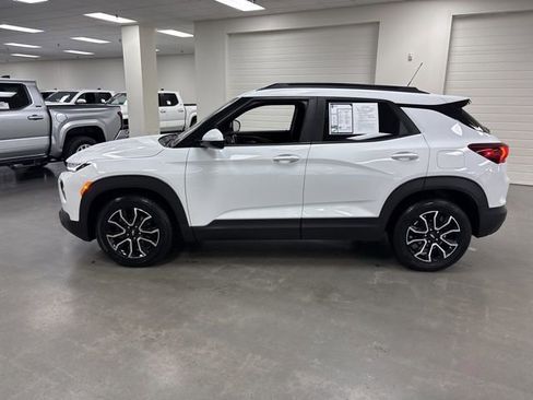 Used 2021 Chevrolet TrailBlazer ACTIV w/ Sun and Liftgate Package image 6