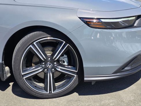 Used 2025 Honda Accord Sport image 9