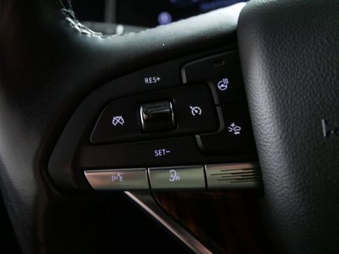 Used 2024 Cadillac Escalade ESV Luxury AWD/4WD image 23
