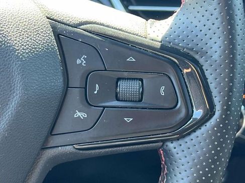 Certified 2024 Chevrolet Trax RS w/ Sunroof Package image 22