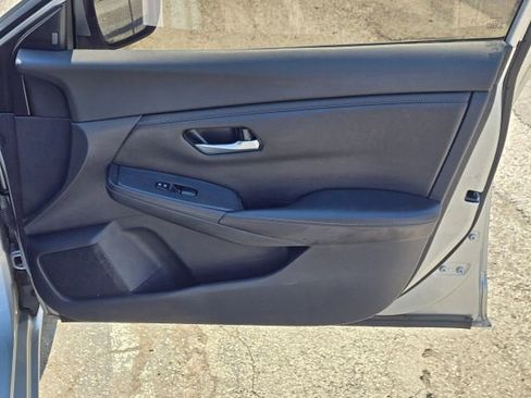 Used 2021 Nissan Sentra SV FWD image 16